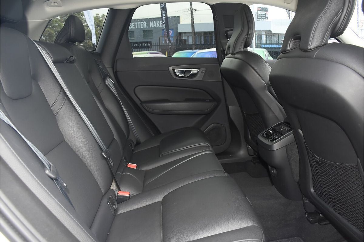 2021 Volvo XC60 B5 Inscription