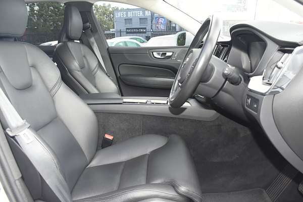 2021 Volvo XC60 B5 Inscription