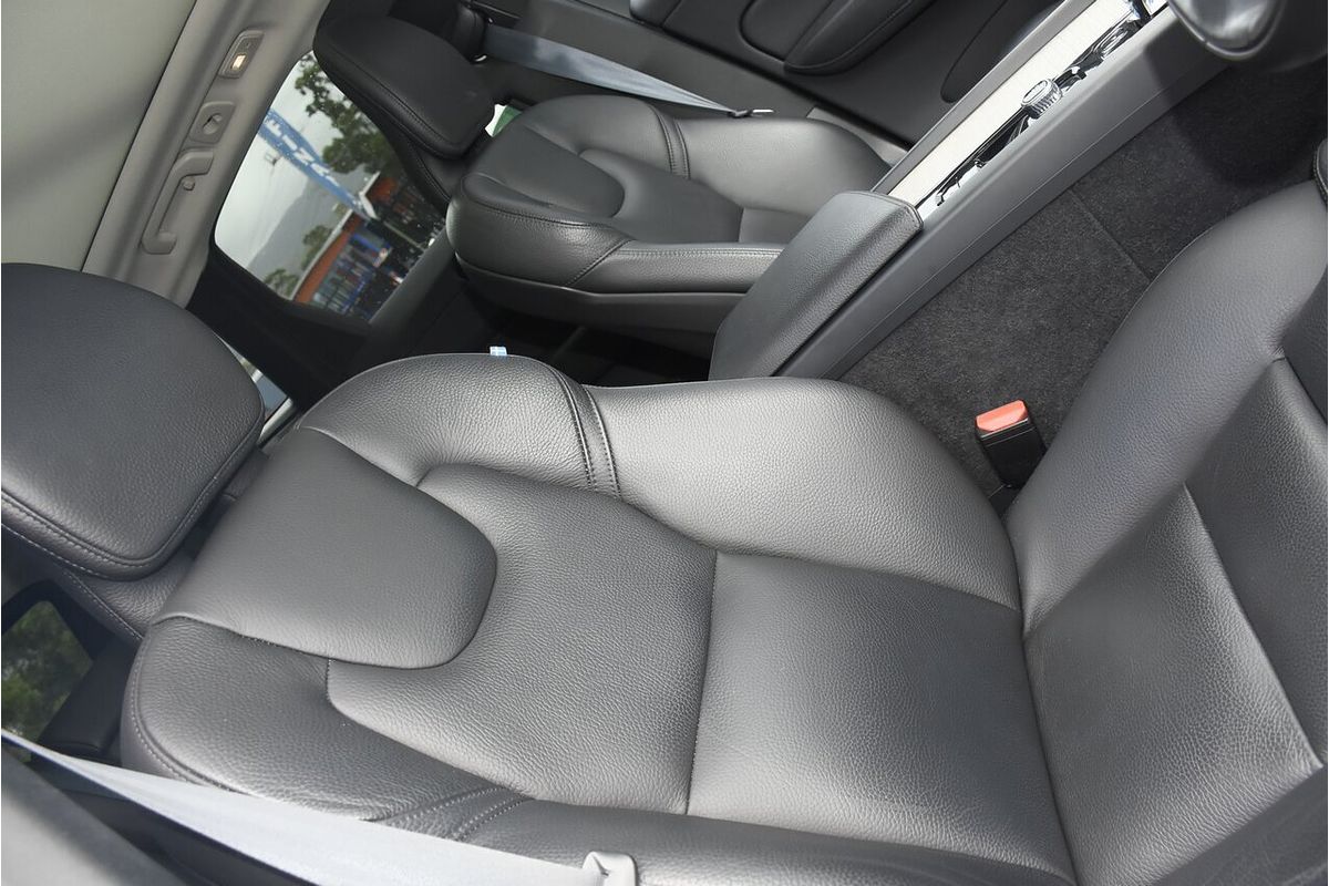 2021 Volvo XC60 B5 Inscription