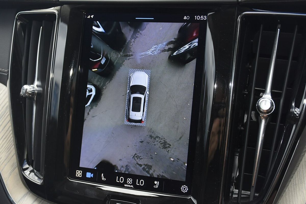 2021 Volvo XC60 B5 Inscription