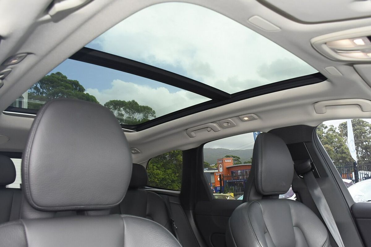 2021 Volvo XC60 B5 Inscription
