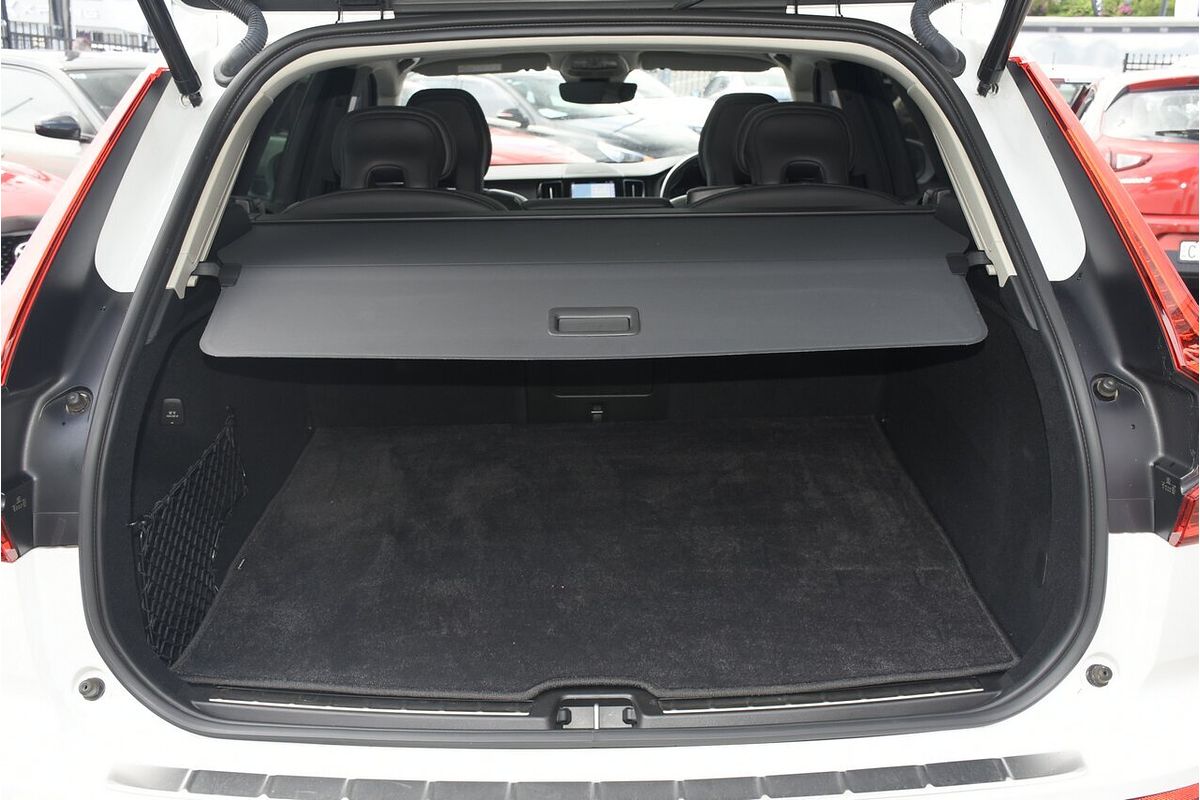 2021 Volvo XC60 B5 Inscription