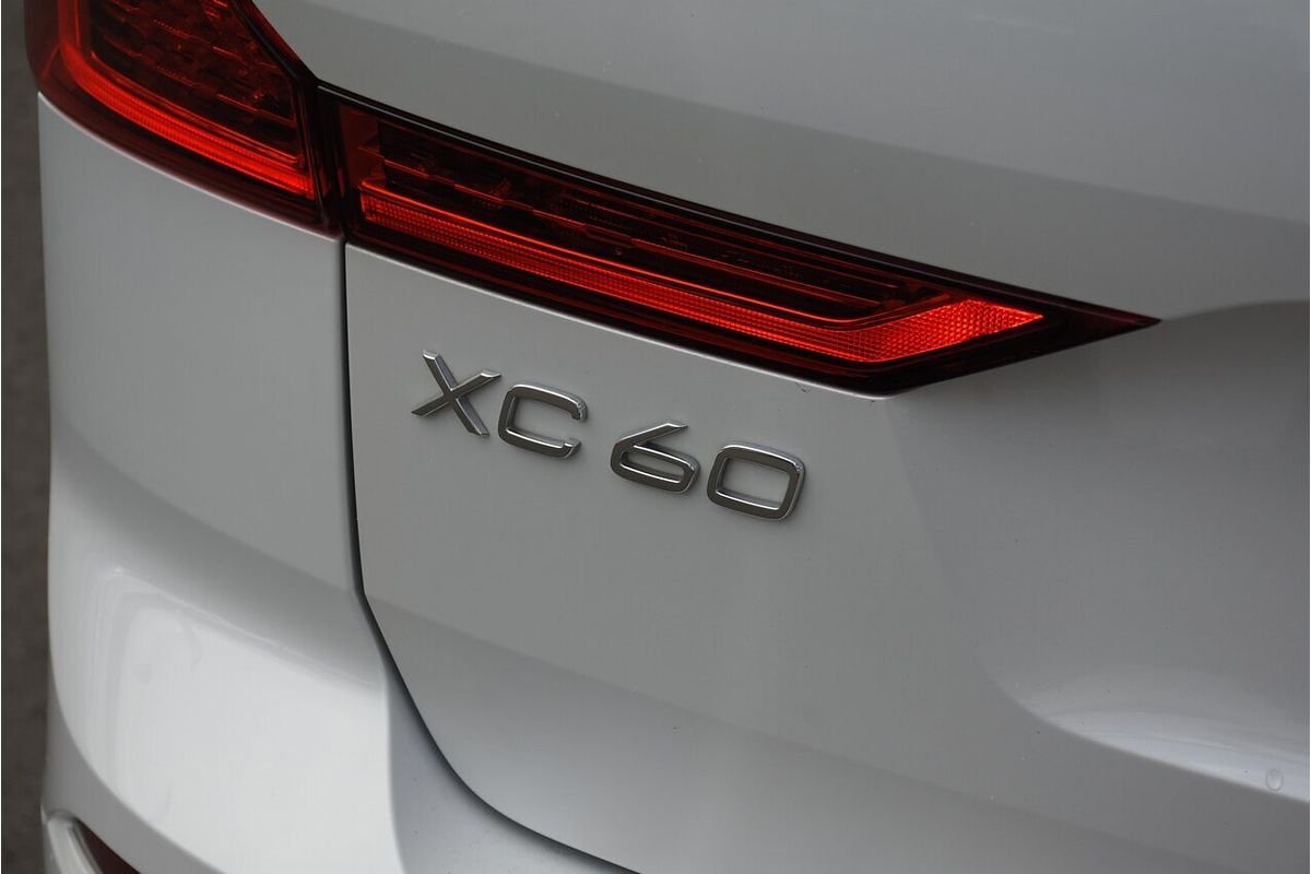 2021 Volvo XC60 B5 Inscription