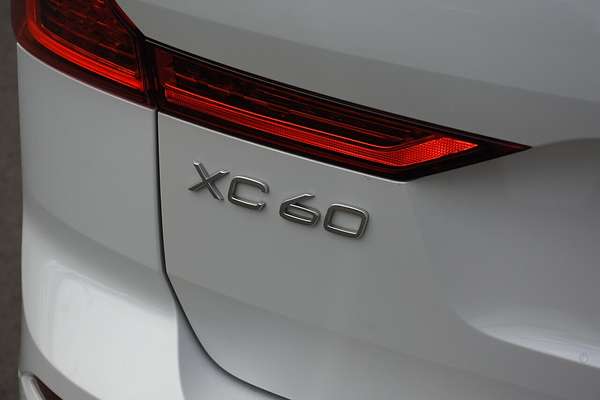 2021 Volvo XC60 B5 Inscription