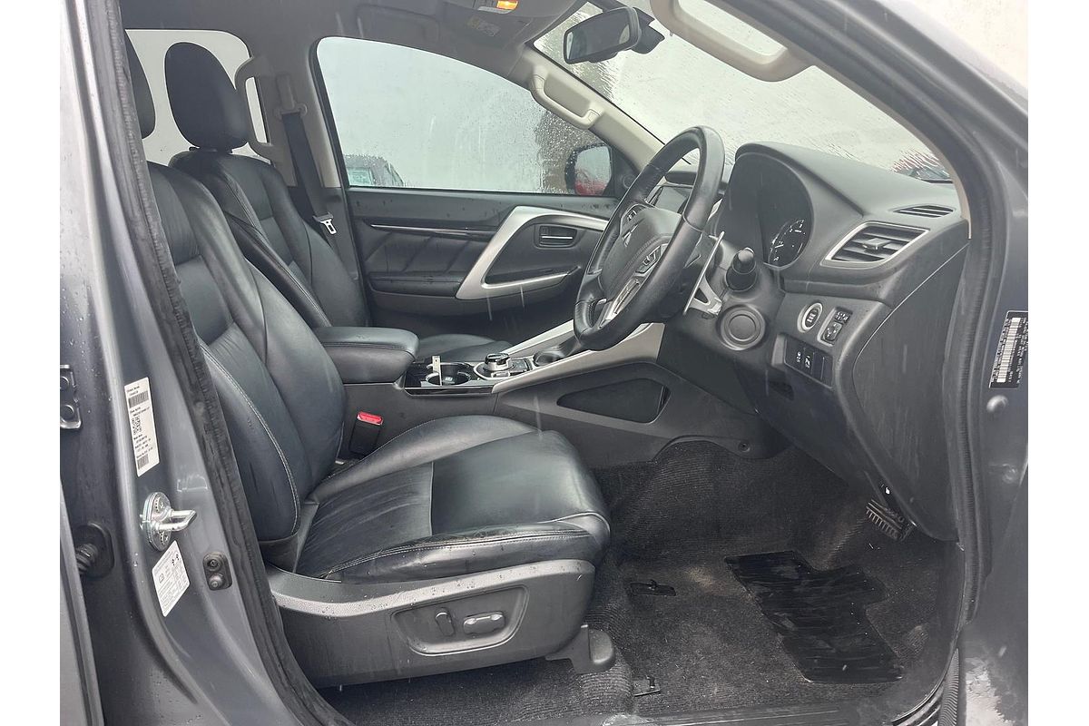 2016 Mitsubishi Pajero Sport GLS QE