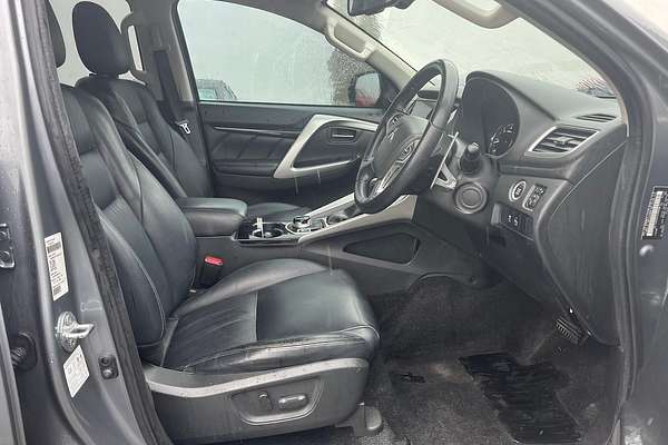2016 Mitsubishi Pajero Sport GLS QE