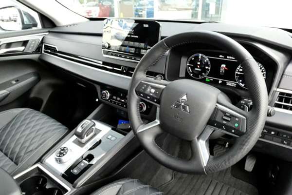 2023 Mitsubishi Outlander PHEV Exceed ZM
