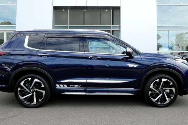 2023 Mitsubishi Outlander PHEV Exceed ZM