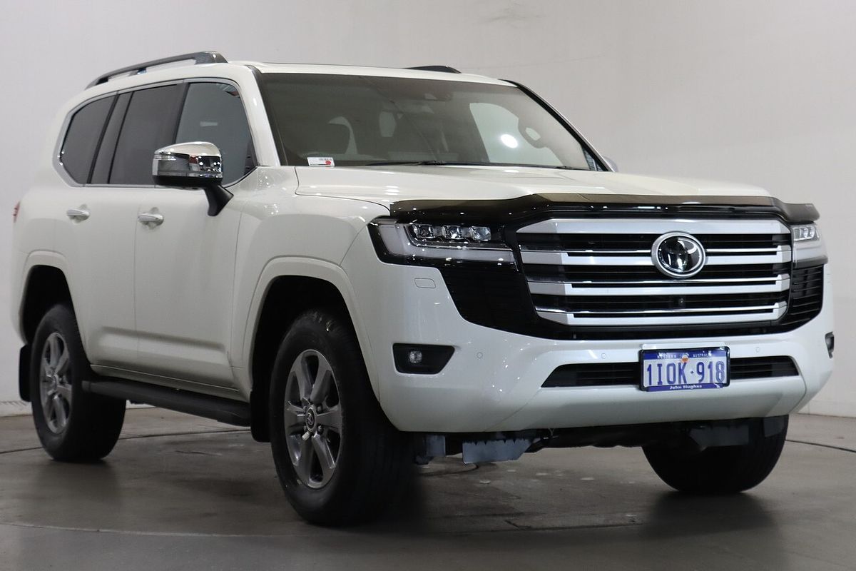 2024 Toyota Landcruiser Sahara FJA300R