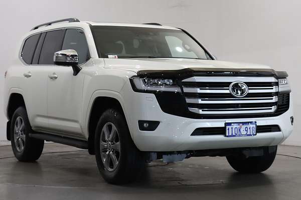 2024 Toyota Landcruiser Sahara FJA300R