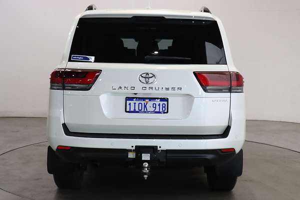 2024 Toyota Landcruiser Sahara FJA300R
