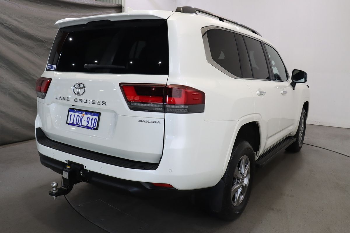 2024 Toyota Landcruiser Sahara FJA300R