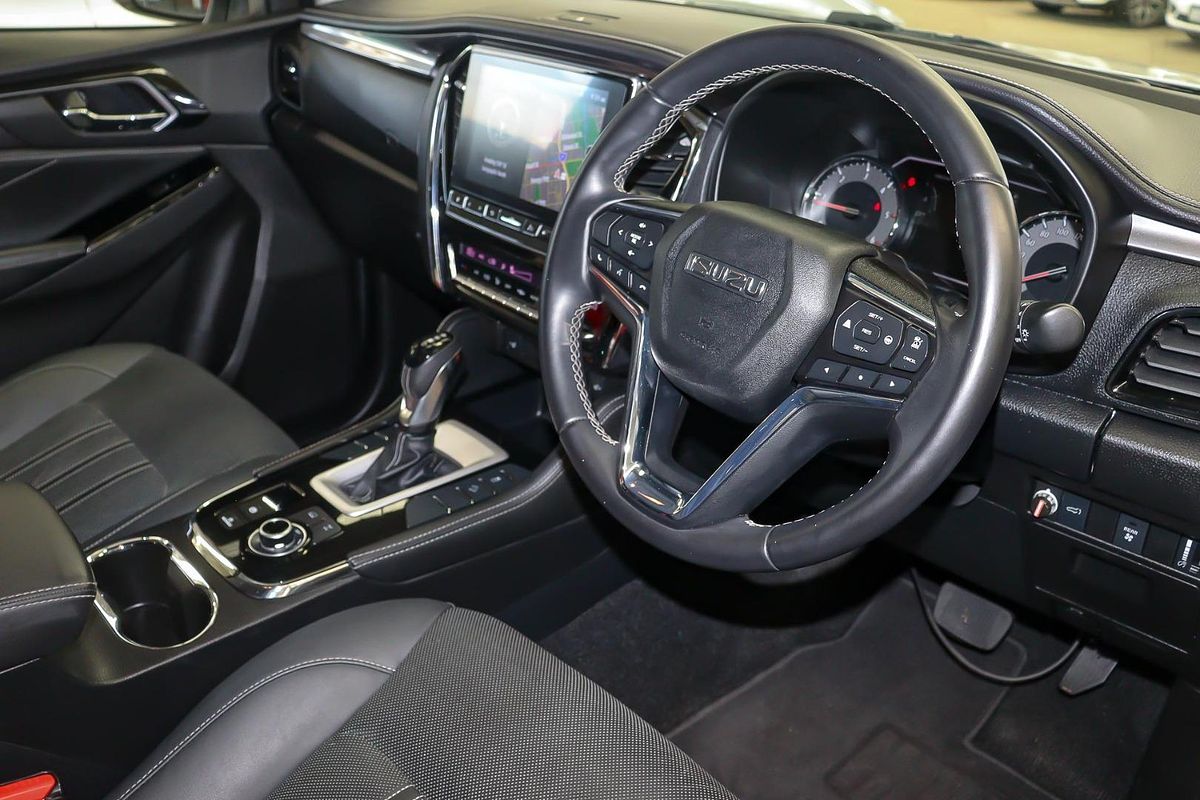 2022 Isuzu MU-X LS-T