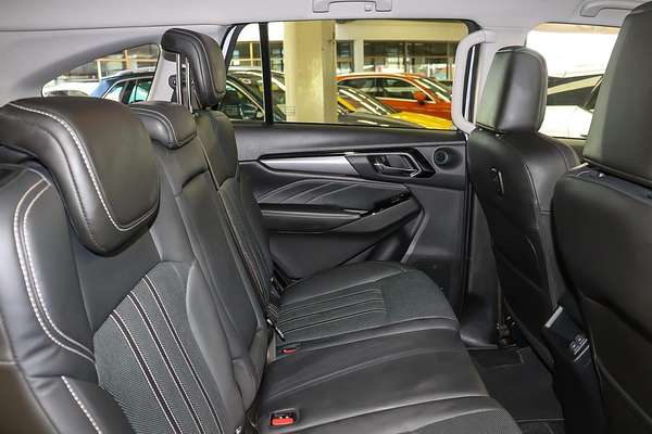 2022 Isuzu MU-X LS-T