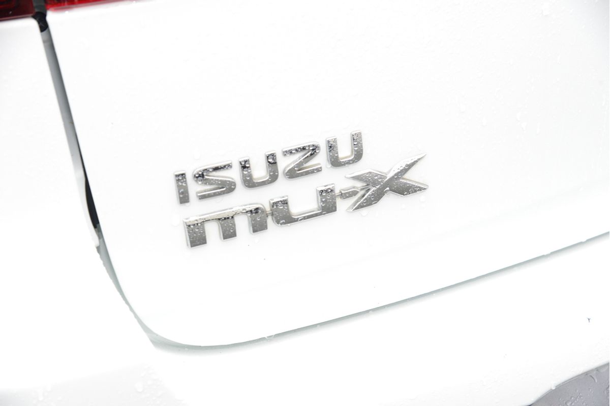 2020 Isuzu MU-X LS-M