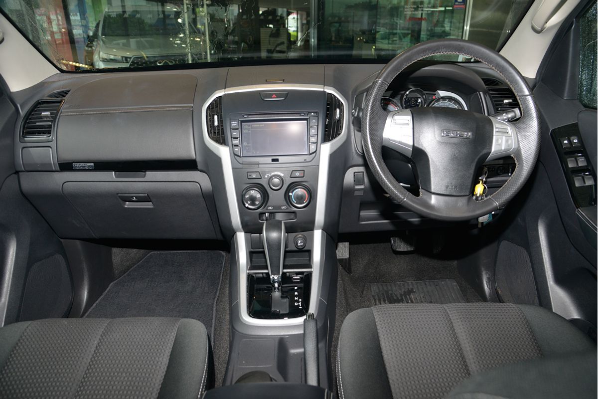 2020 Isuzu MU-X LS-M