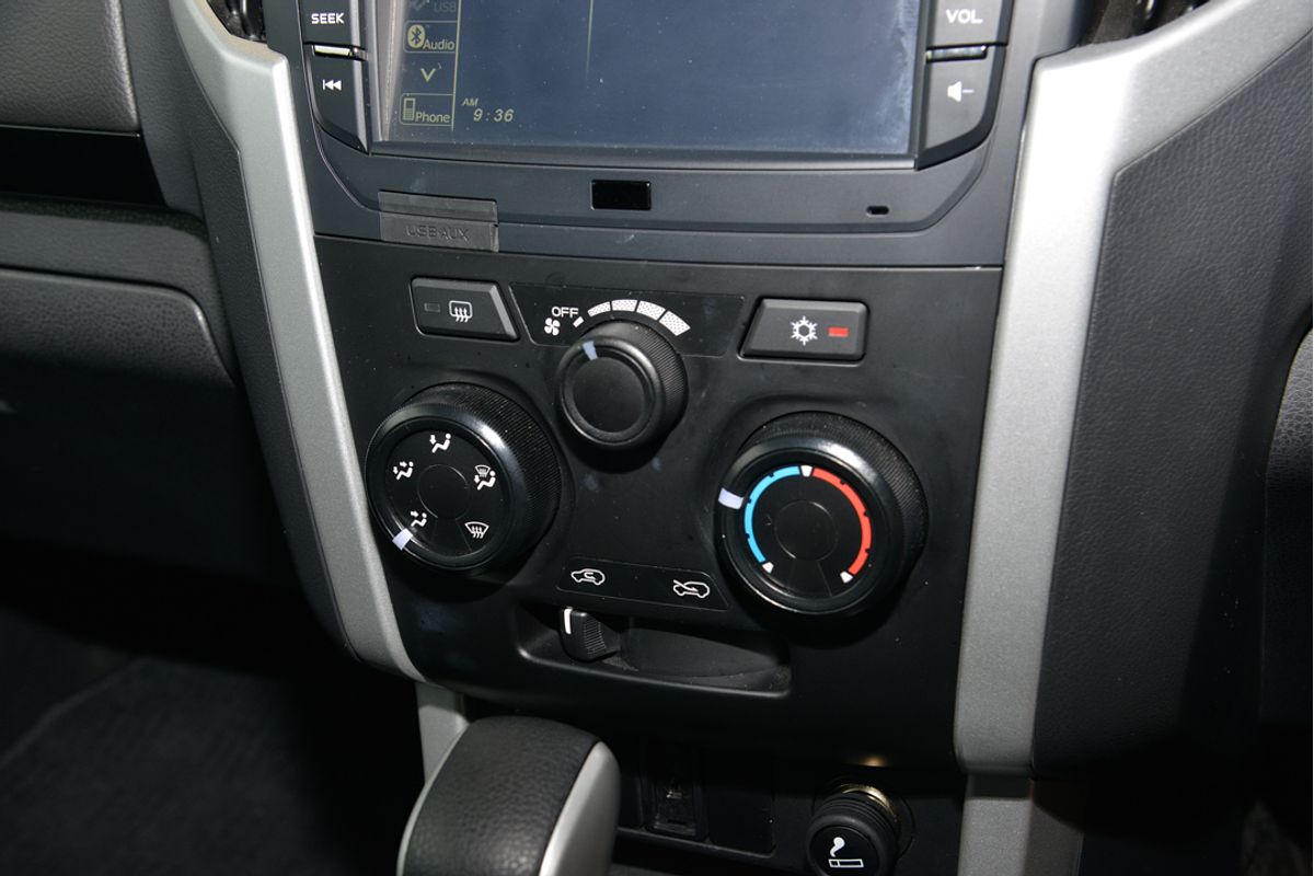 2020 Isuzu MU-X LS-M