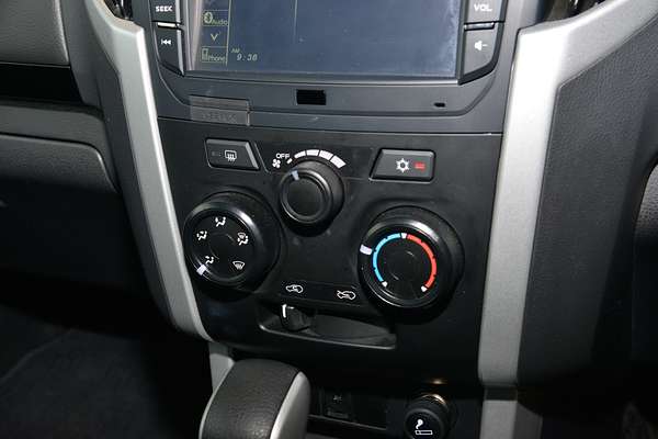 2020 Isuzu MU-X LS-M