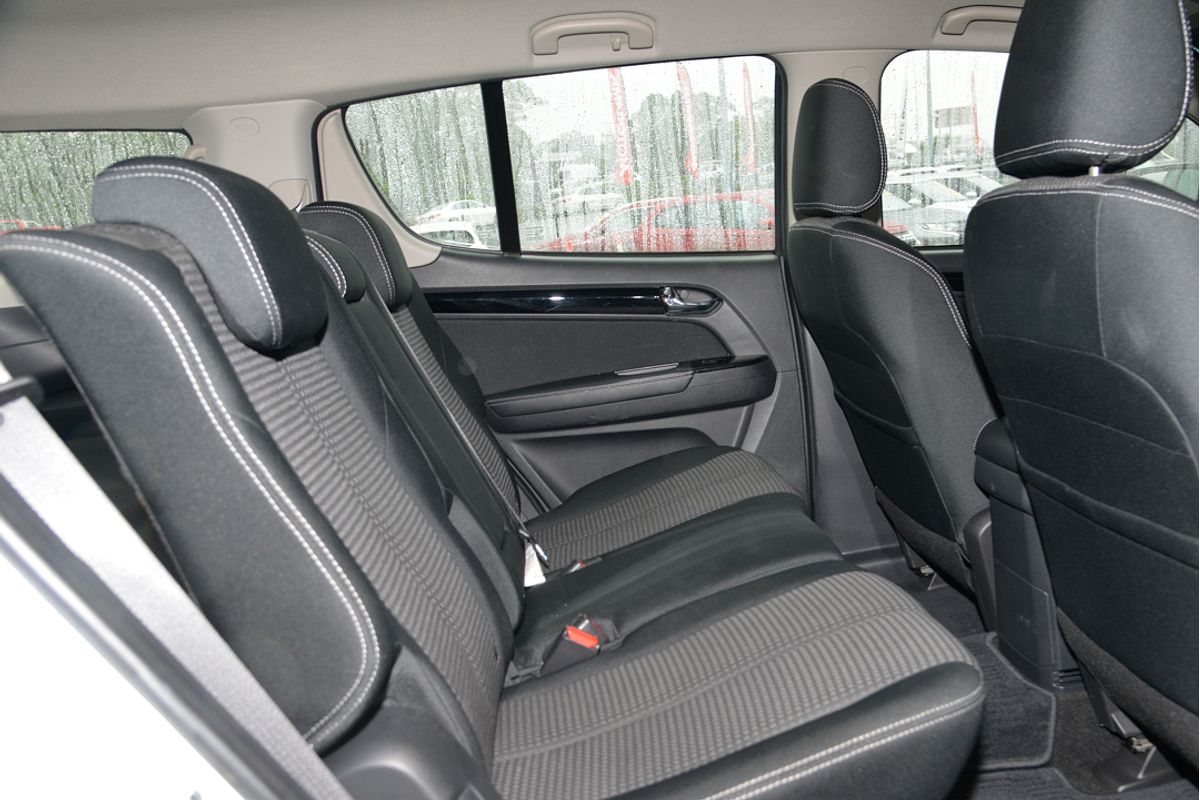 2020 Isuzu MU-X LS-M