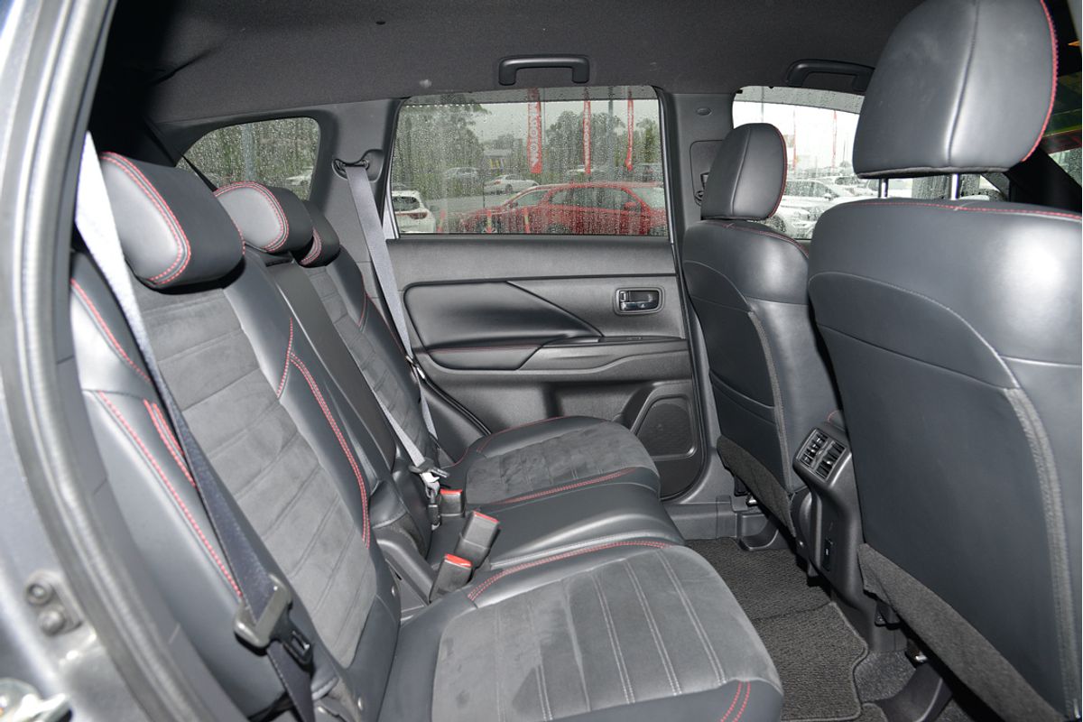 2020 Mitsubishi Outlander Black Edition ZL