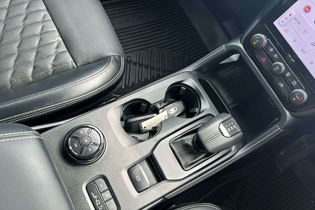 2024 Ford Everest Platinum