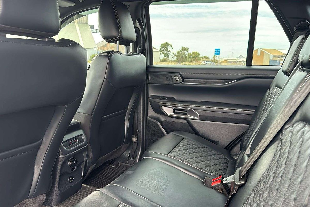 2024 Ford Everest Platinum