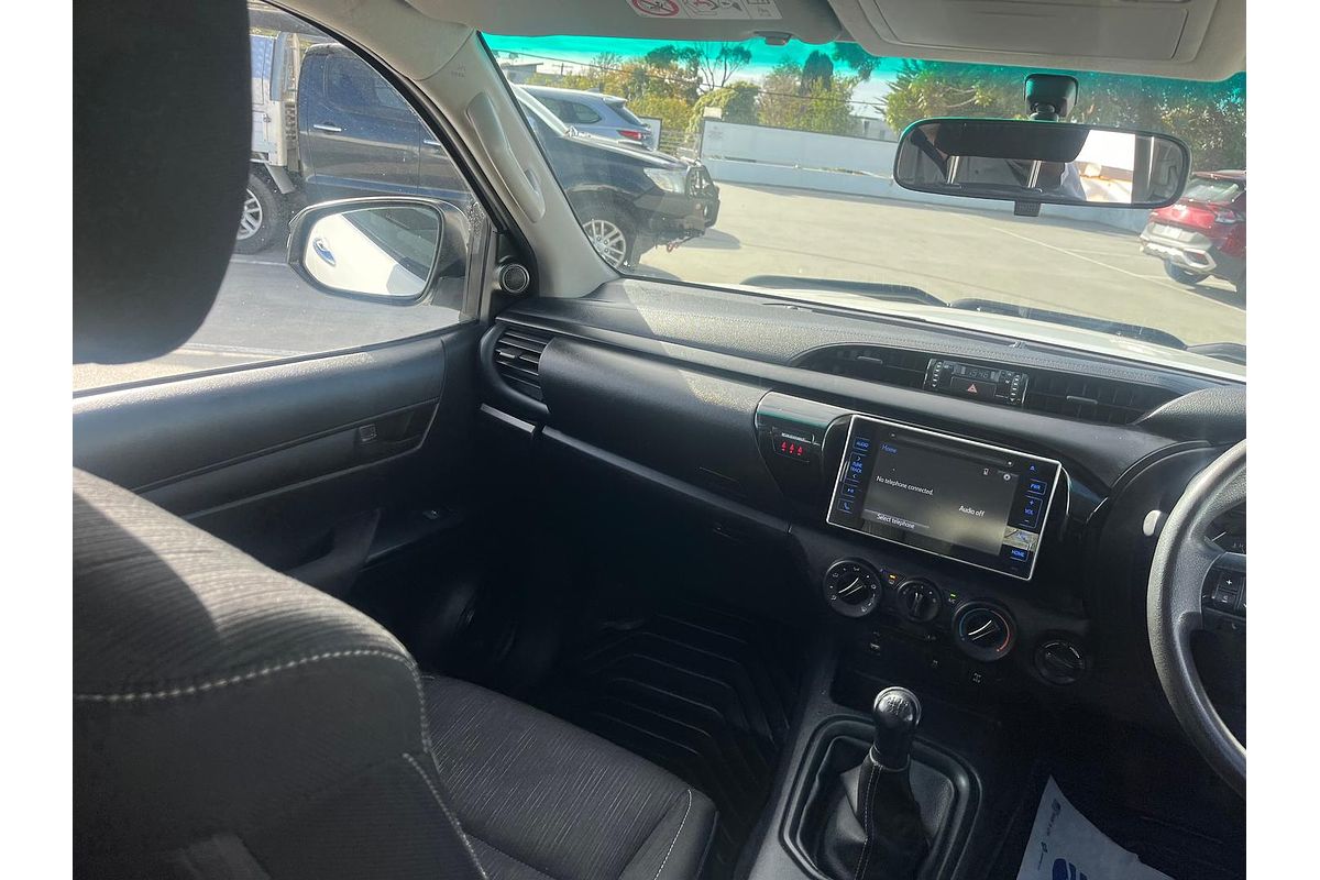 2016 Toyota Hilux SR GUN126R 4X4