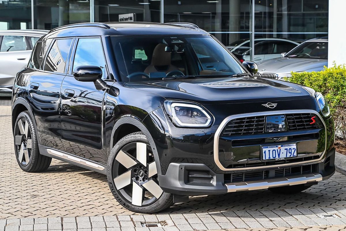 2024 MINI Countryman S Favoured U25