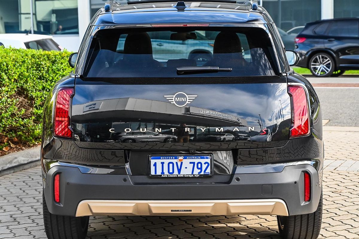 2024 MINI Countryman S Favoured U25