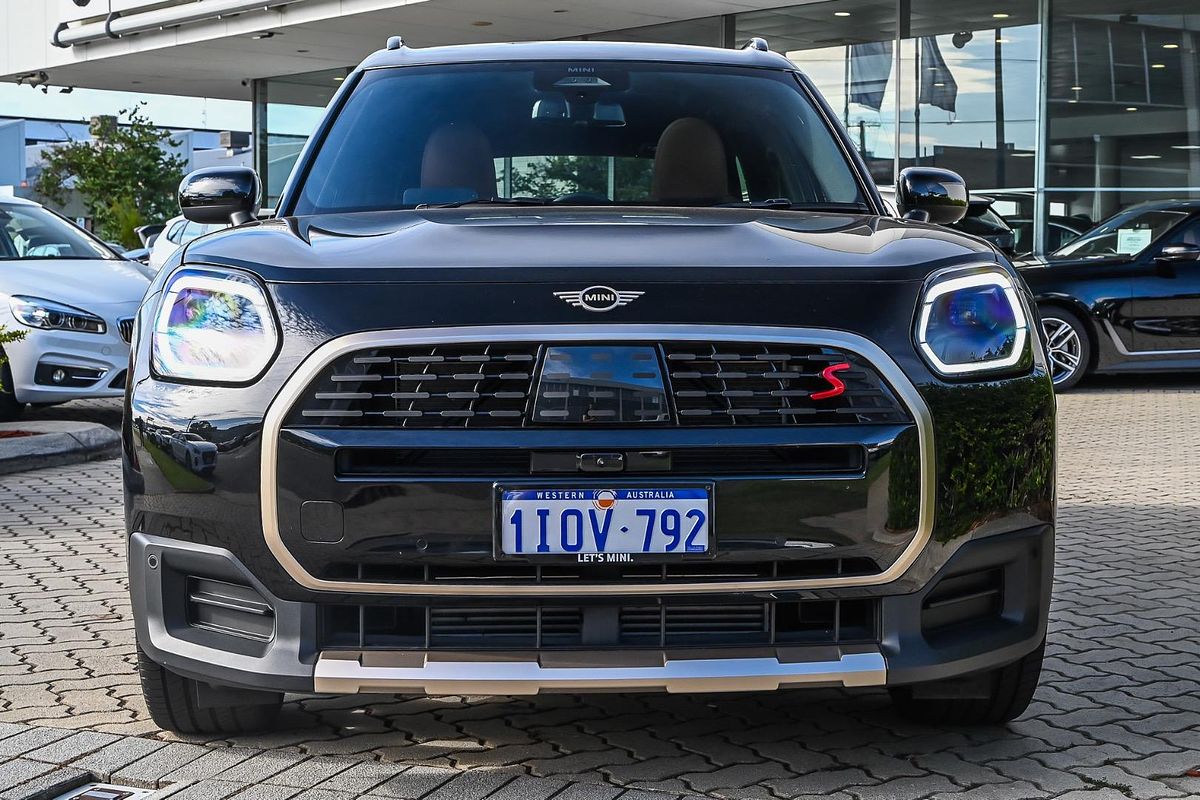 2024 MINI Countryman S Favoured U25