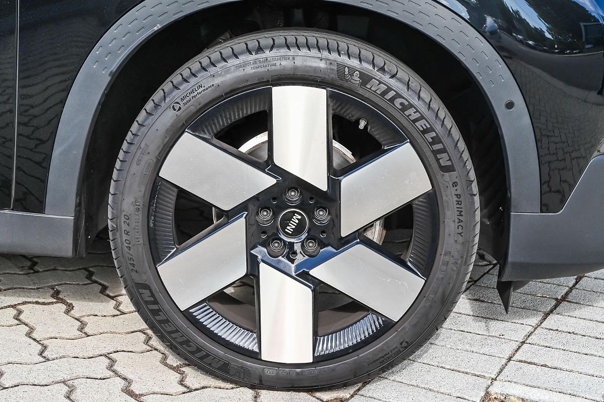 2024 MINI Countryman S Favoured U25