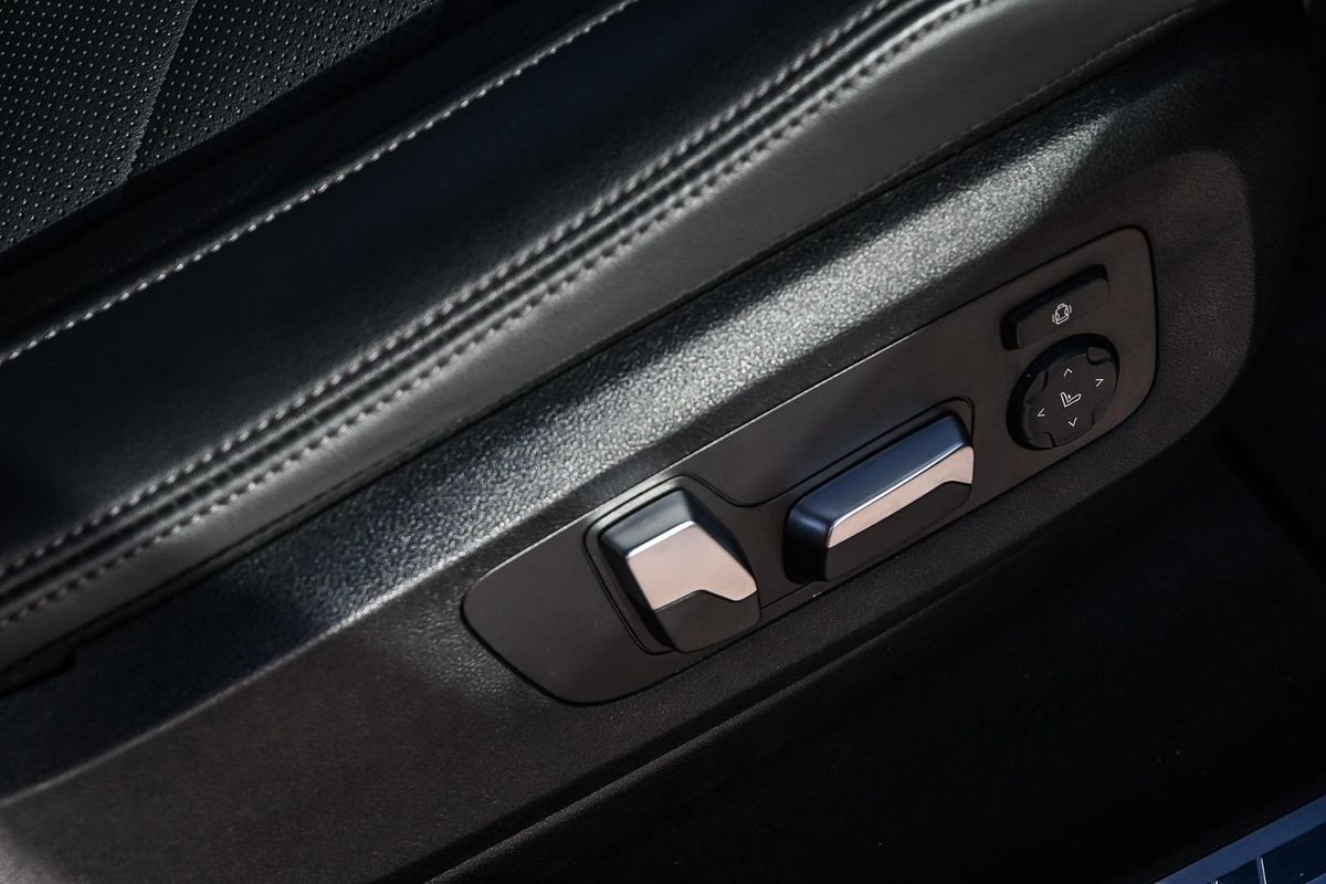 2023 BMW X6 xDrive40i M Sport G06 LCI