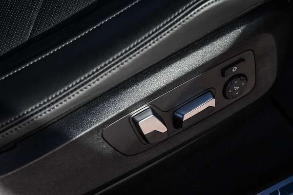 2023 BMW X6 xDrive40i M Sport G06 LCI