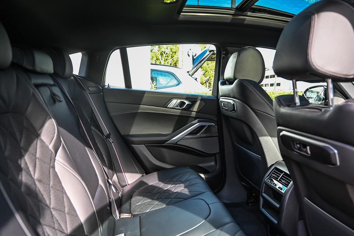2023 BMW X6 xDrive40i M Sport G06 LCI