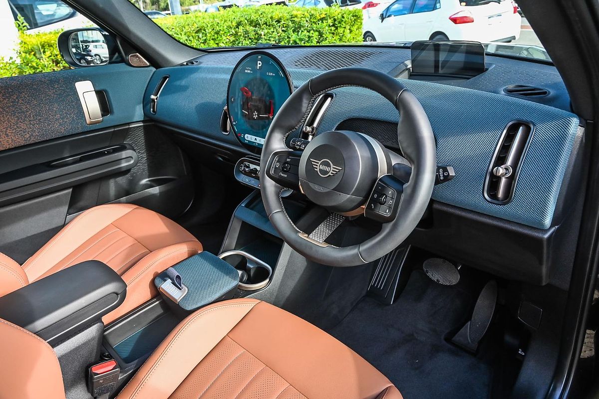 2024 MINI Countryman S Favoured U25