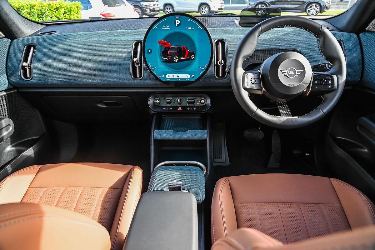 2024 MINI Countryman S Favoured U25