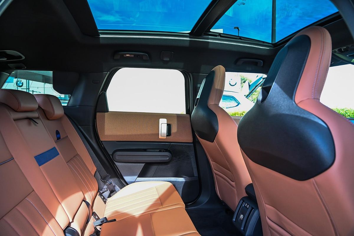 2024 MINI Countryman S Favoured U25
