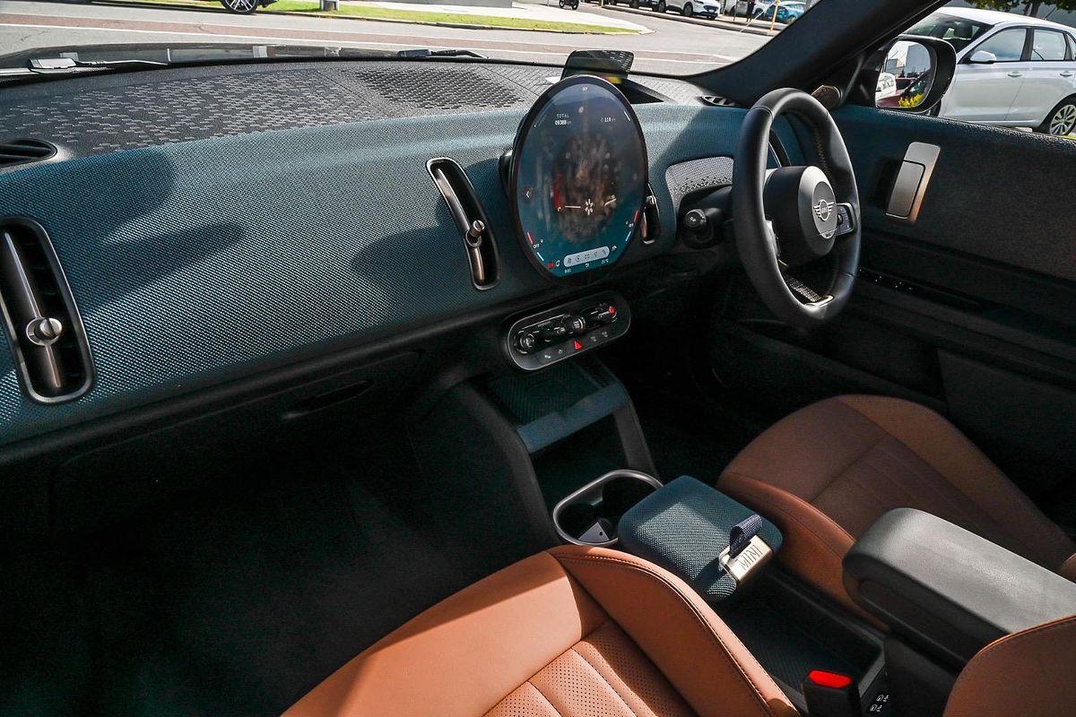 2024 MINI Countryman S Favoured U25