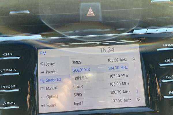 2020 Toyota Camry Ascent AXVH70R