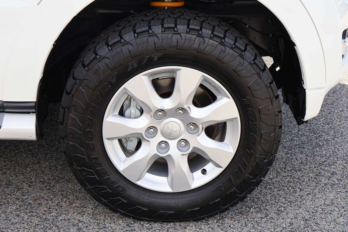 2019 Mitsubishi Pajero GLX NX