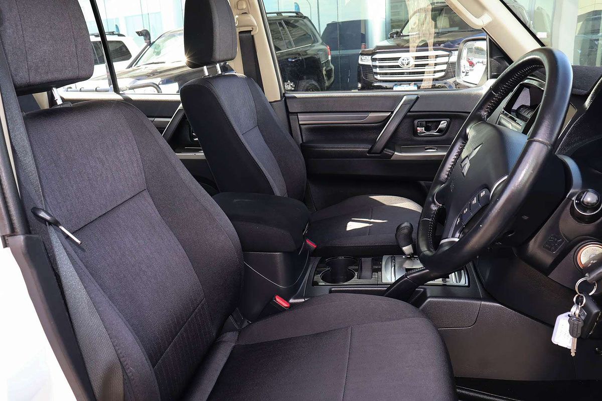2019 Mitsubishi Pajero GLX NX