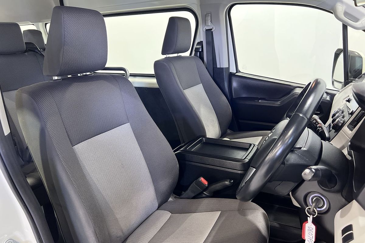 2022 Toyota Hiace Commuter GDH322R
