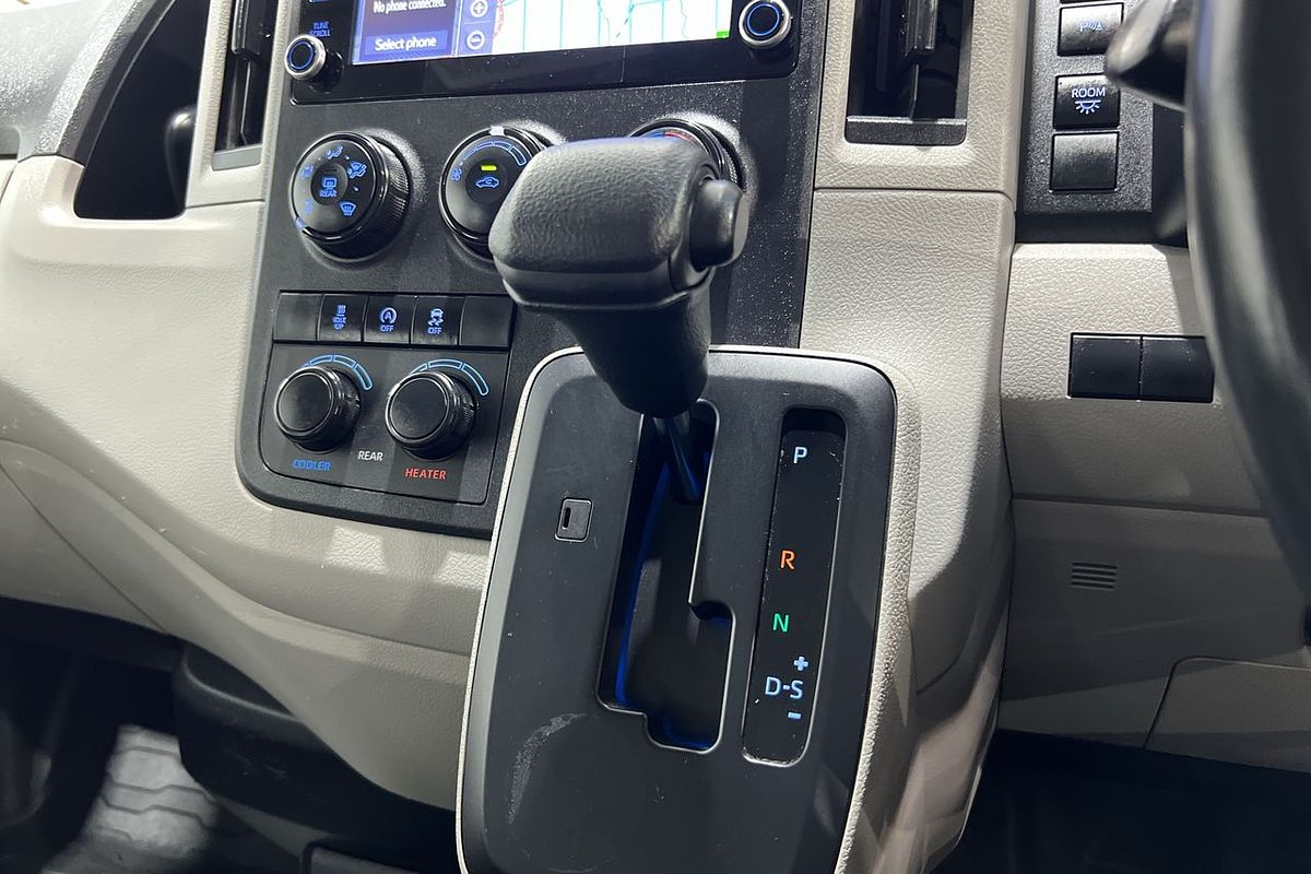 2022 Toyota Hiace Commuter GDH322R