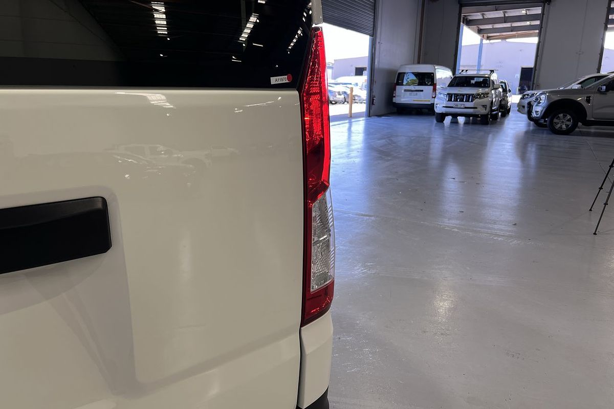 2022 Toyota Hiace Commuter GDH322R