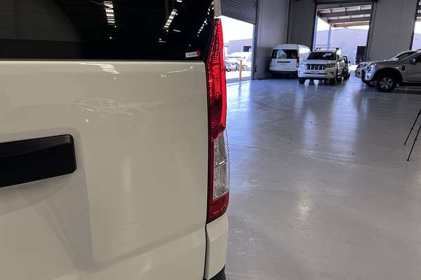 2022 Toyota Hiace Commuter GDH322R