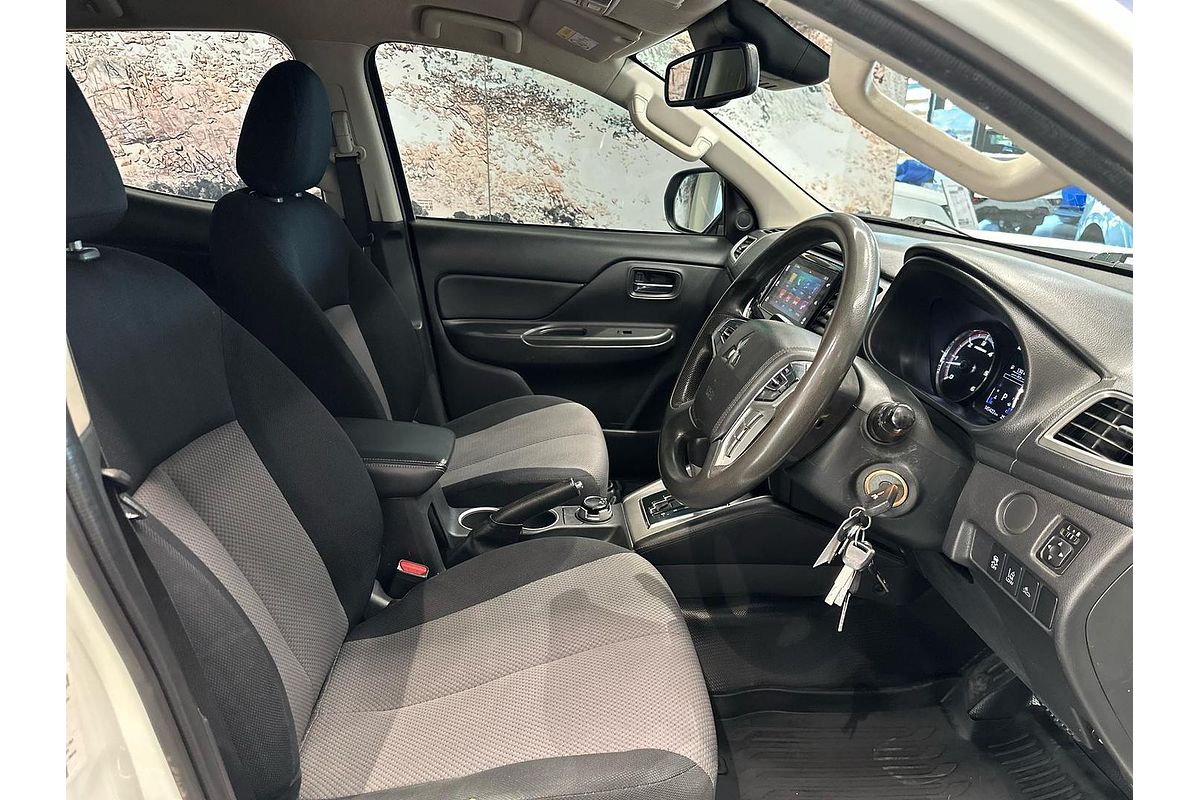 2019 Mitsubishi Triton GLX+ MR 4X4