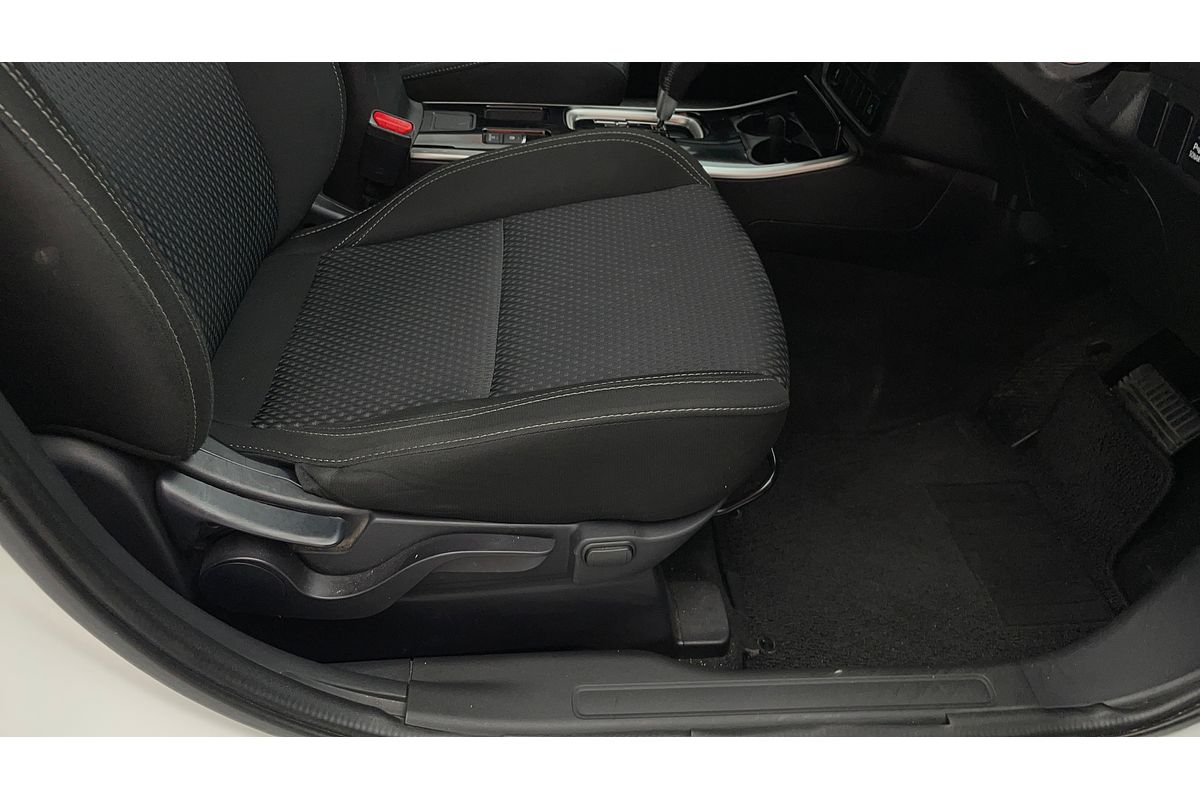 2020 Mitsubishi Outlander ES ADAS ZL