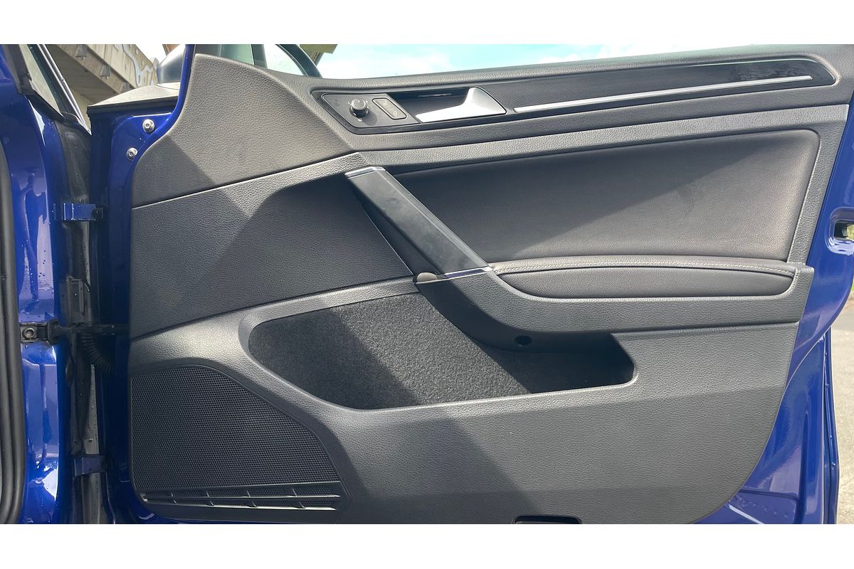 2017 Volkswagen Golf R 7