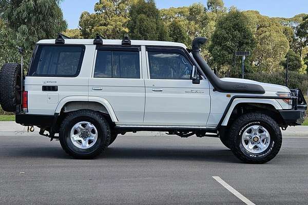 2010 Toyota Landcruiser GXL (4x4) VDJ76R 09 Upgrade