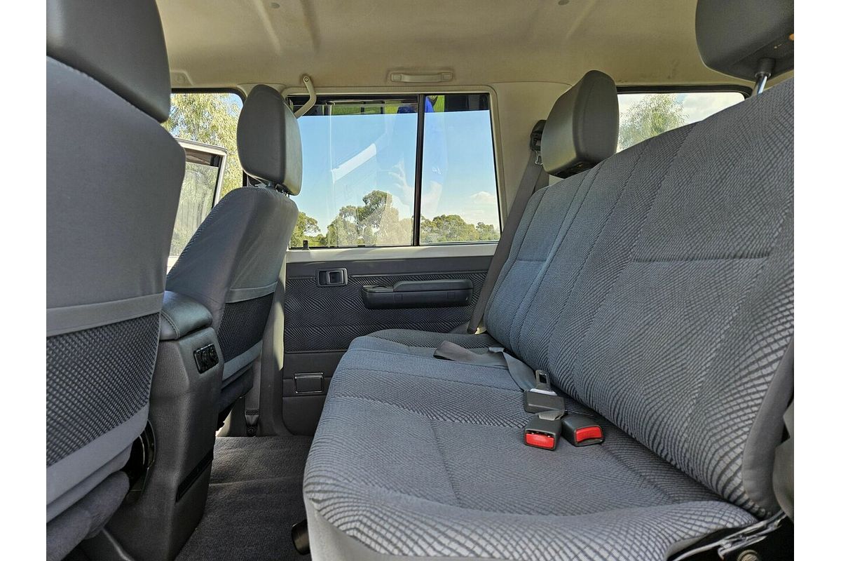 2010 Toyota Landcruiser GXL (4x4) VDJ76R 09 Upgrade
